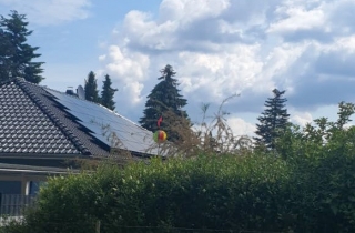 Süddach 30 Solarmodule und Batteriespeicher