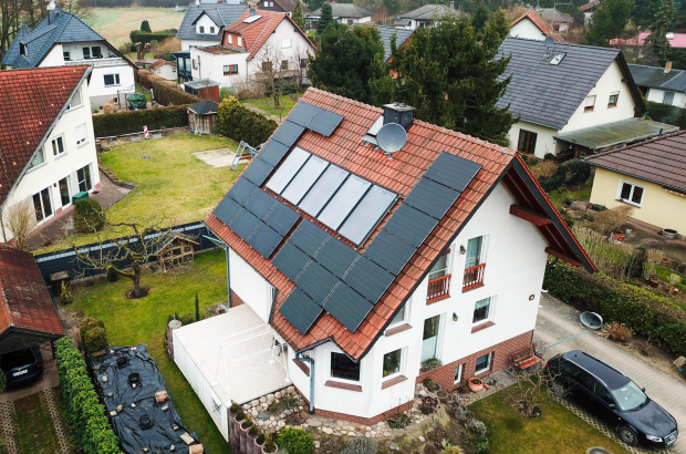 Rathenow Schwarze Solarmodule von Heckert Solar